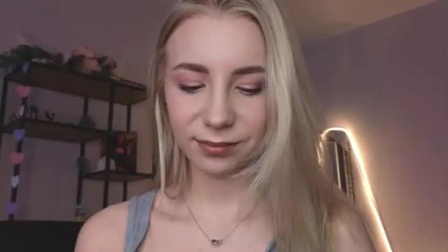 Image 2 of valeria_shydreamer Stream on Chaturbate on 14 months ago