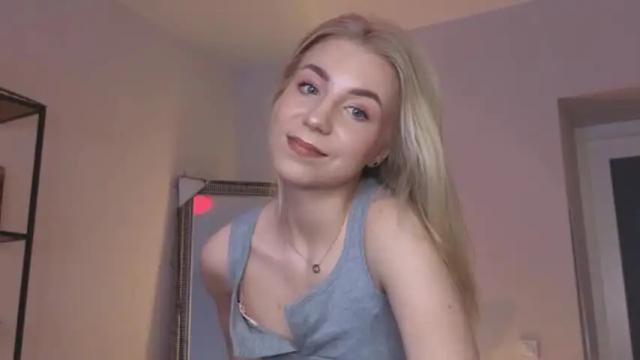 Image 7 of valeria_shydreamer Stream on Chaturbate on 14 months ago