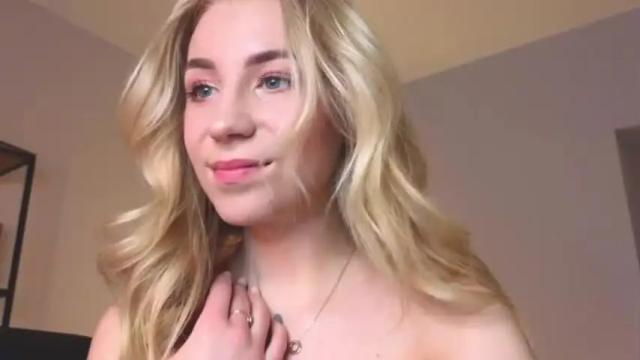 Image 10 of valeria_shydreamer Stream on Chaturbate on 14 months ago