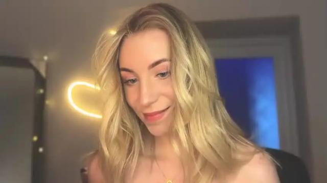 Image 12 of valeria_shydreamer Stream on Chaturbate on 14 months ago