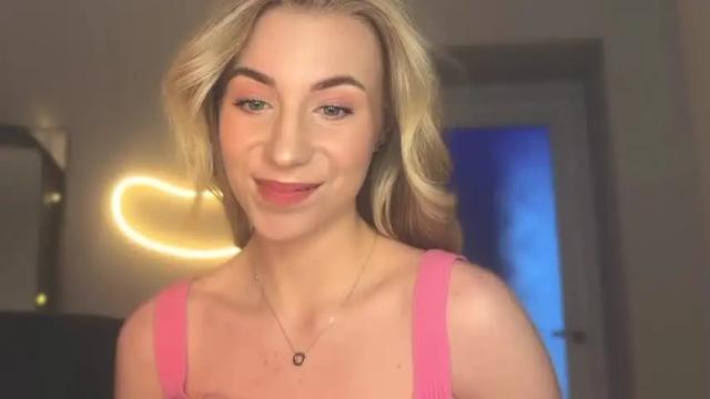 Image 3 of valeria_shydreamer Stream on Chaturbate on 14 months ago