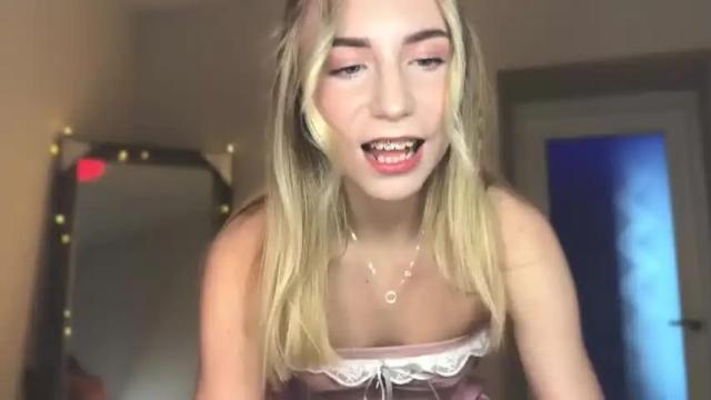 Thumbnail 1, valeria_shydreamer's Stream at Chaturbate, 14 months ago