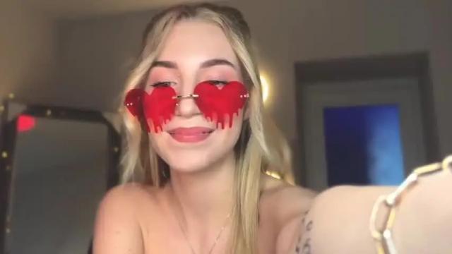 Thumbnail 3, valeria_shydreamer's Stream at Chaturbate, 14 months ago