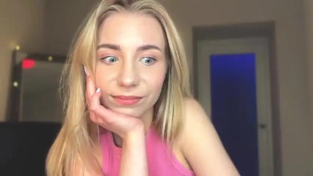 Image 10 of valeria_shydreamer Stream on Chaturbate on 14 months ago