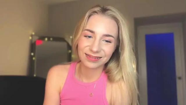 Image 8 of valeria_shydreamer Stream on Chaturbate on 14 months ago
