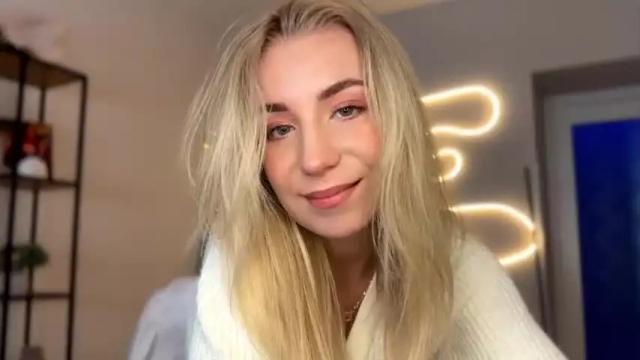 Image 11 of valeria_shydreamer Stream on Chaturbate on 13 months ago