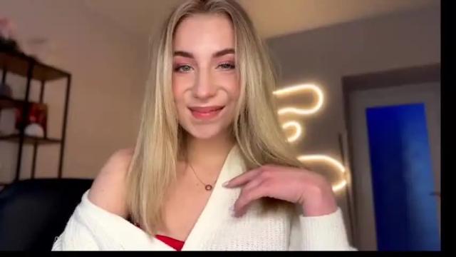 Image 4 of valeria_shydreamer Stream on Chaturbate on 13 months ago