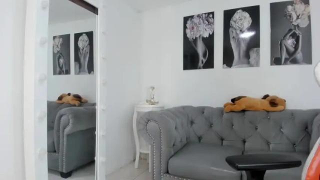 Image 8 of valeria_stone01 Stream on Chaturbate on 16 months ago