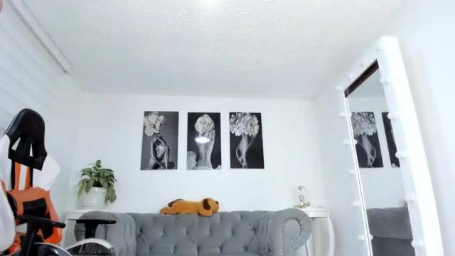 Image 12 of valeria_stone01 Stream on Chaturbate on 18 months ago
