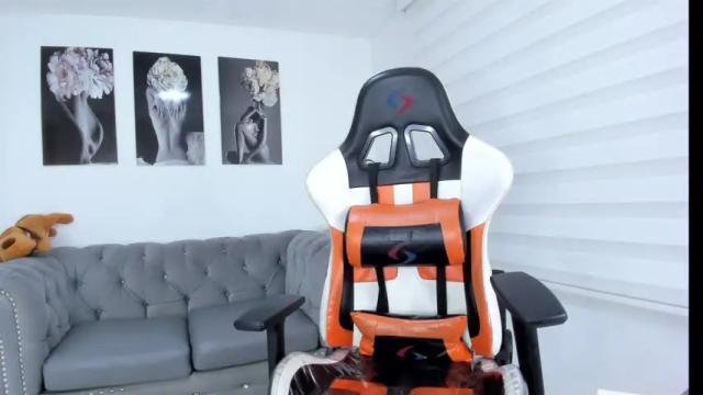 Image 10 of valeria_stone01 Stream on Chaturbate on 15 months ago