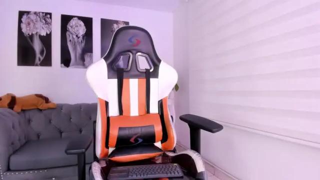 Image 2 of valeria_stone01 Stream on Chaturbate on 15 months ago