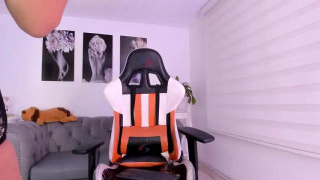 Image 3 of valeria_stone01 Stream on Chaturbate on 15 months ago