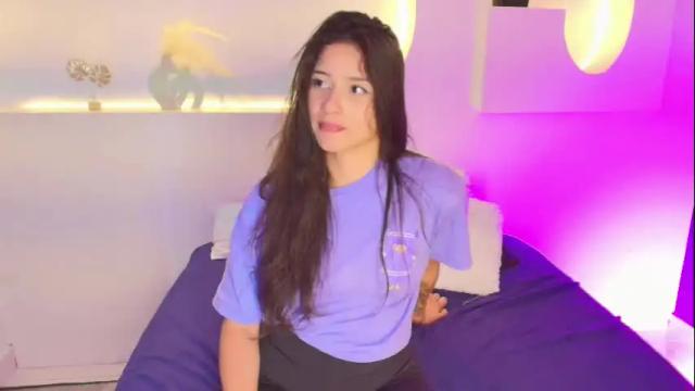 Image 12 of valeria_sweetgh Stream on Chaturbate on 16 days ago