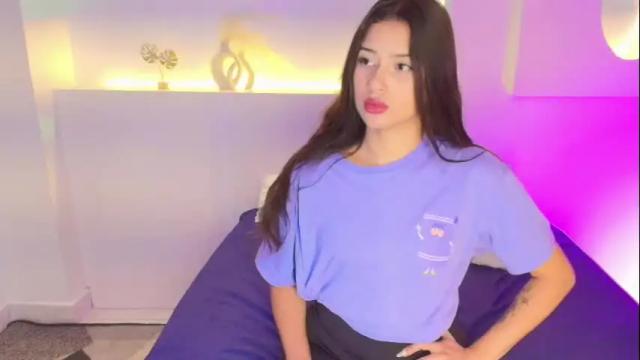 Image 3 of valeria_sweetgh Stream on Chaturbate on 16 days ago