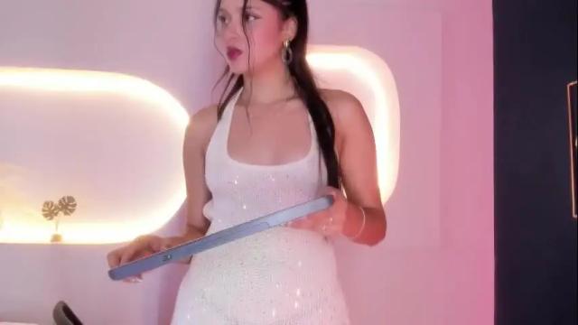 Image 11 of valeria_sweetgh Stream on Chaturbate on 8 days ago