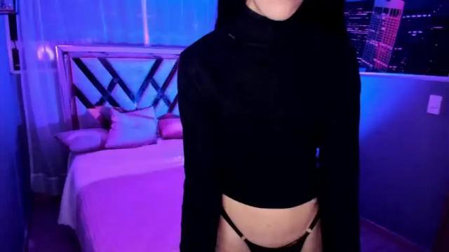 Image 6 of valeria_vespoly01 Stream on Chaturbate on 15 months ago