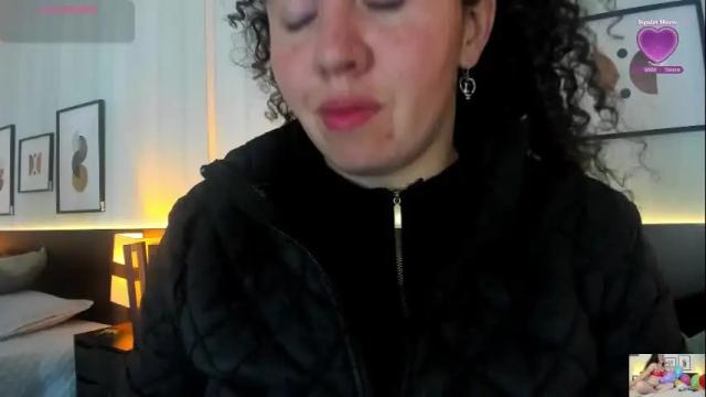 Image 2 of valeriaa_soler Stream on Chaturbate on 1 month ago