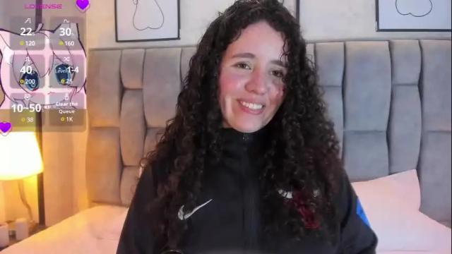 Image 3 of valeriaa_soler Stream on Chaturbate on 1 month ago