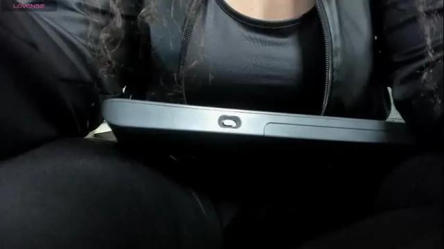Image 3 of valeriaa_soler Stream on Chaturbate on 25 days ago