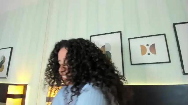 Image 12 of valeriaa_soler Stream on Chaturbate on 11 days ago