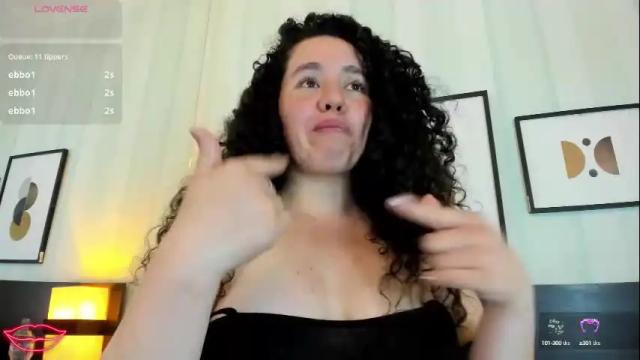 Image 6 of valeriaa_soler Stream on Chaturbate on 4 days ago