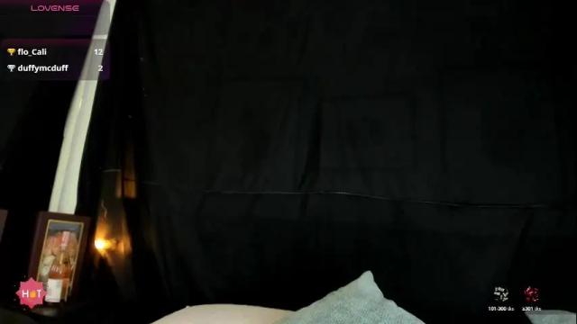 Image 10 of valeriaa_soler Stream on Chaturbate on 1 month ago