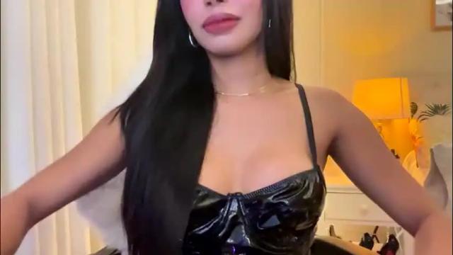 Image 3 of valeriadion Stream on Chaturbate on 1 month ago