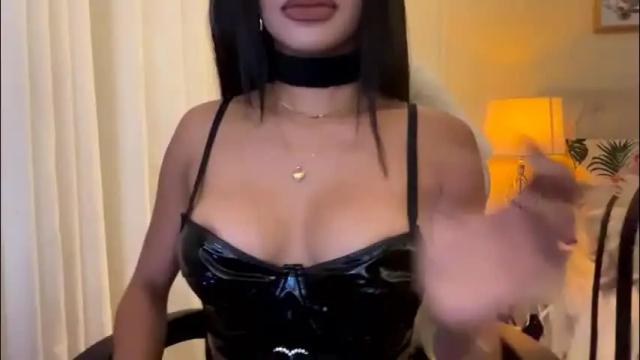 Image 6 of valeriadion Stream on Chaturbate on 1 month ago