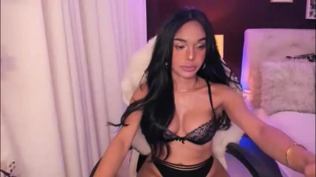 Image 2 of valeriadion Stream on Chaturbate on 15 days ago