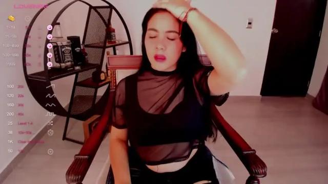 Image 3 of valeriadrems Stream on Chaturbate on 15 months ago