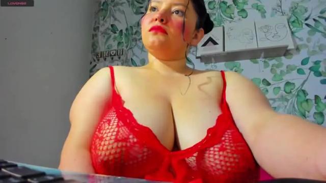 Image 4 of valerialinares Stream on Chaturbate on 21 months ago