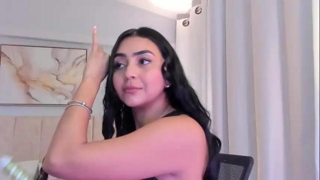 Image 8 of valeriaqueen8 Stream on Chaturbate on 9 days ago