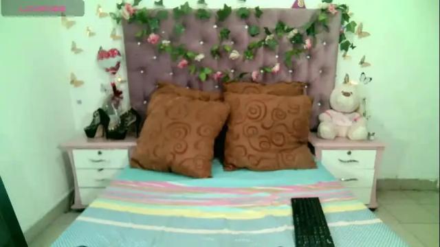 Image 11 of valeriatsx Stream on Chaturbate on 1 month ago