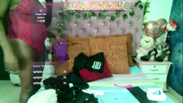 Image 7 of valeriatsx Stream on Chaturbate on 9 days ago
