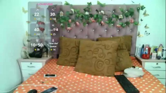Image 7 of valeriatsx Stream on Chaturbate on 1 month ago