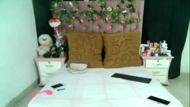 Image 8 of valeriatsx Stream on Chaturbate on 1 month ago