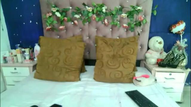 Image 3 of valeriatsx Stream on Chaturbate on 1 month ago