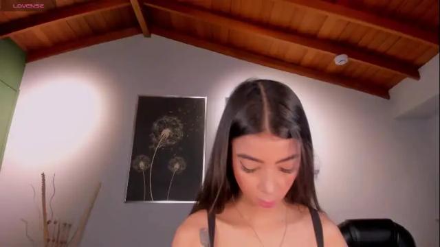 Image 2 of valeriavelvet Stream on Chaturbate on 18 hours ago