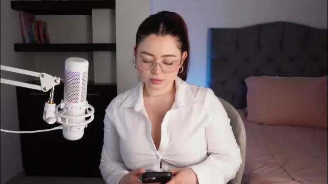 Image 4 of valerie07 Stream on Chaturbate on 10 days ago