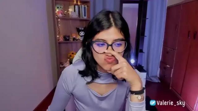 Image 12 of valerie__sky Stream on Chaturbate on 17 months ago