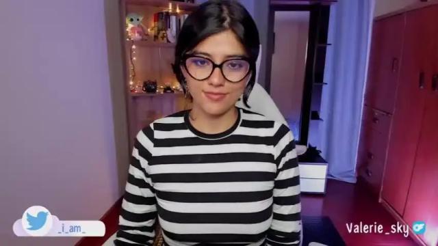 Image 2 of valerie__sky Stream on Chaturbate on 17 months ago