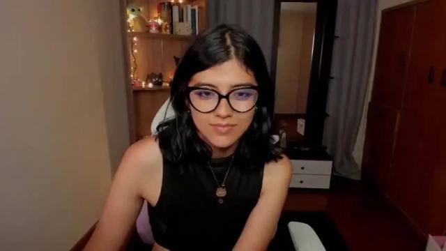 Image 12 of valerie__sky Stream on Chaturbate on 16 months ago