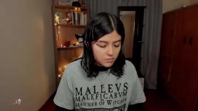 Image 2 of valerie__sky Stream on Chaturbate on 16 months ago