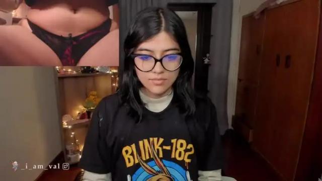 Image 8 of valerie__sky Stream on Chaturbate on 15 months ago
