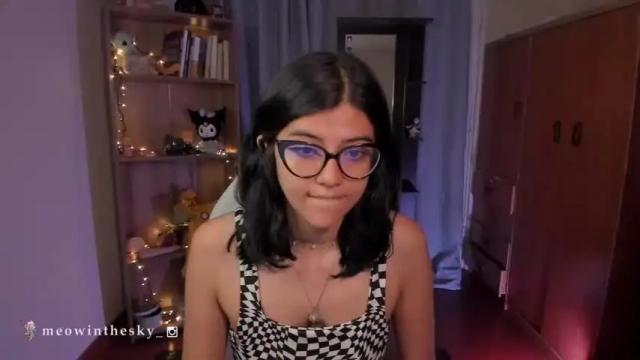Image 12 of valerie__sky Stream on Chaturbate on 15 months ago