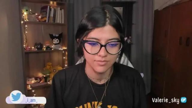 Image 7 of valerie__sky Stream on Chaturbate on 14 months ago