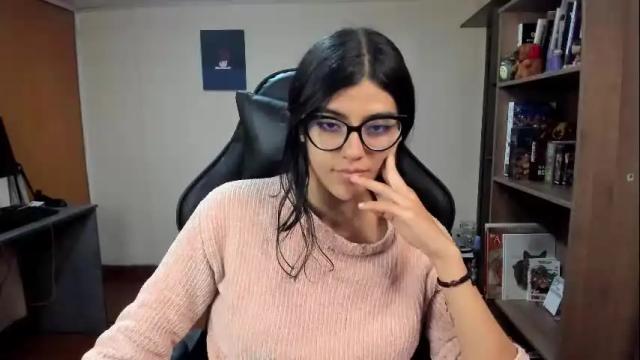 Image 12 of valerie__sky Stream on Chaturbate on 1 month ago