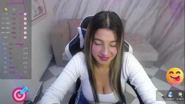 Image 8 of valerie_b Stream on Chaturbate on 2 months ago
