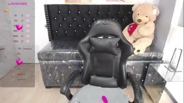 Thumbnail 1, valerie_b's Stream at Chaturbate, 2 months ago