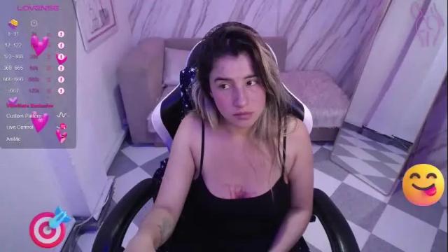 Image 10 of valerie_b Stream on Chaturbate on 2 months ago